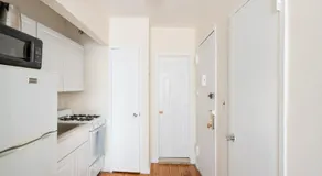 338-3B union square Newly Reno Sleeps 3 - Image 5