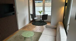 Houseboat Amsterdam - Image 2