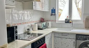 Juniper Apartment - 2 Bedroom - Image 2