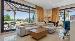 Penthouse Sauna & Jacuzzi in Glyfada - Image 4
