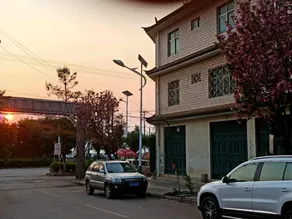 Yiyuan Yixi Business Hotel - Image 4