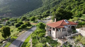 Mountain Escape Villa - Image 5