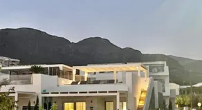 Fantasea Beachfront Villa - Image 4