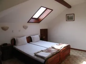 Medic Hotel - Image 2