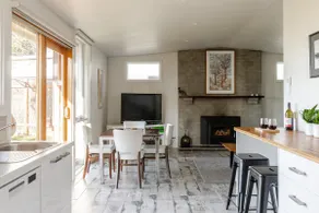 Sandy point hideaway - Image 2