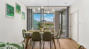 Waterloo Shopping and Entertainment Apartment - Image 3