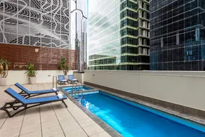 Oaks Brisbane River City Suites - Image 2
