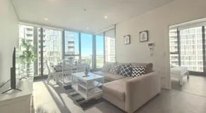 Stadium View Oasis 2BR with Free Parking - Image 2