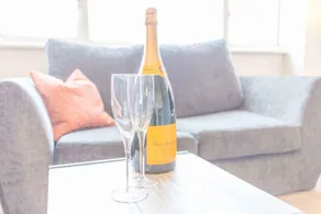 The Wren Suite Apartment - Image 4