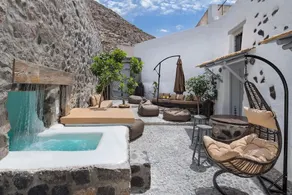 Dandy Cave Villa - Romantic Private & Luxurious - Waterfall Pool - Hot Tub -Up to 8 People - Image 3