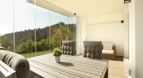 Snug apartment with garden - Image 5
