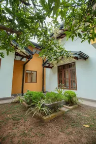 Airport serenity villa - Image 2