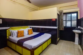 SPOT ON 68410 Matoshree Guest House - Image 3