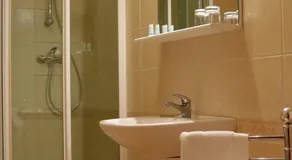 Hotel Grand - Image 2