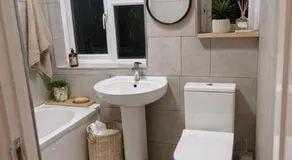 Spacious 4-Bed Home in Chislehurst near New Eltham Station - Image 2
