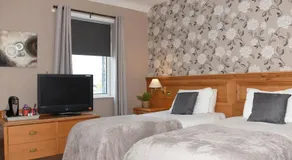 Greyhound Hotel - Image 2
