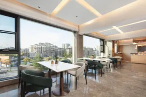 Atour Hotel Shangrao Wuyue Plaza Phoenix West Avenue - Image 2