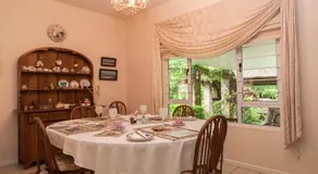 York House Guest House - Image 4