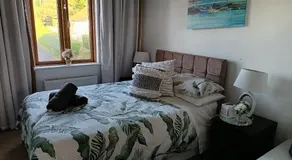 Room with rural views - Image 4