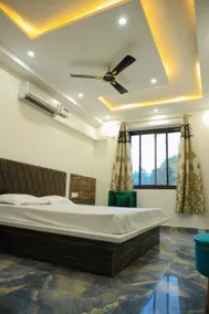 Hotel Maa Chintpurni International - Image 2