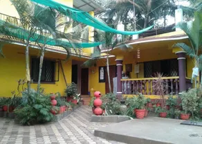 Yellow House - Image 3