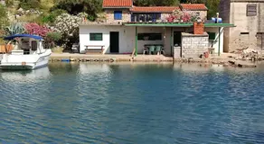 Secluded fisherman's cottage Cove Lupescina, Kornati - 18657 - Image 2