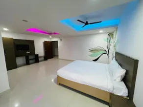 Hotel V Grand Luxury Rooms - Image 5