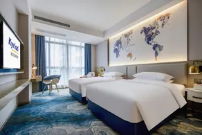 Kyriad Marvelous Hotel Hezhou Wanda Plaza - Image 3