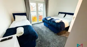 Modern 4 bedroom Home, 5 TV's with Netflix, 10 Beds, Off Road Parking For A Few Vans & Cars, 900MB, Near Coventry City Centre, Contractors, Families, Friends - Image 2