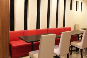 Luxpoint Hotel Surabaya - Image 5