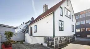 Central and cozy Apartment - parking included! - Image 3