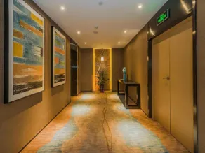 Qingdao Elegance Hotel - Image 4