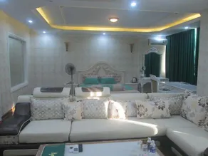 Phoenix Hotel - Image 4