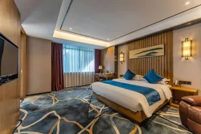 Maison Realm Hotel - Image 2