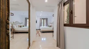 Hotel Boutique Petit París - Image 5