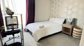 Ensuite Double Room with Balcony - Image 2