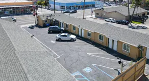 SIGNAL HILL MOTEL BEACH MOTEL - Image 5