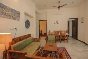 Comfy 2BHK Near Rock Beach - Image 2