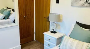 Cozy Private Access Room - Image 2