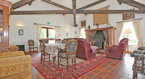 The Courtyard Guesthouse B&B - Image 4