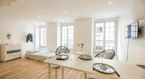 Wonderhost, Quartier du château, superbe appartement avec parking Aragon - Image 5