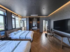 Weishan Lake Lotus Pavilion Homestay - Image 2