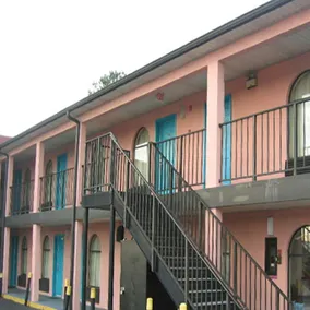 Scottish Inn - Image 3