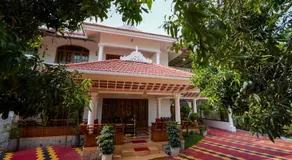 Parudeesa - Luxurious Palace look with pool-Near CBD - Kerala - India with Breakfast - Image 5