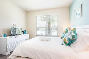 Serenity by VHC Hospitality - Image 2
