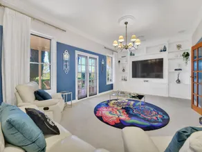 Expansive Toowoomba Retreat With Garden BBQ - Image 5