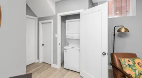 Cozy Spacious 2BR Suite with Parking & Wi-Fi - Image 5