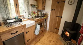 Sycamore Shepherd's Hut - Image 2
