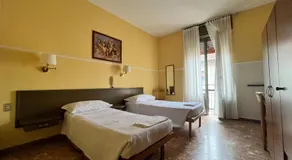 Hotel Parini - Image 2