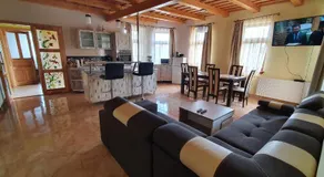 Elringat-lak Apartmanház - Image 3